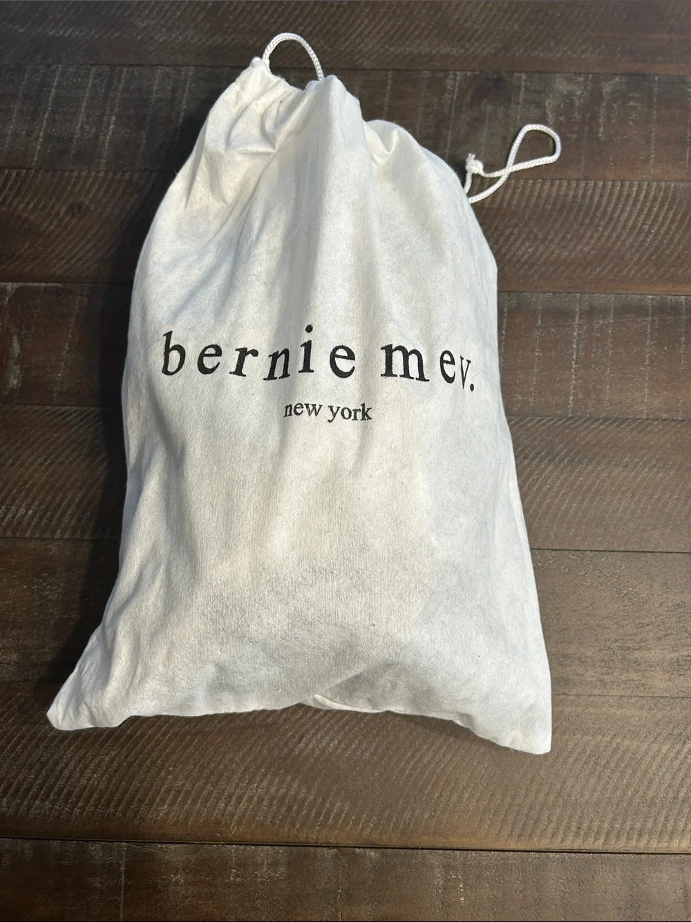 bernie mev. lightweight knit